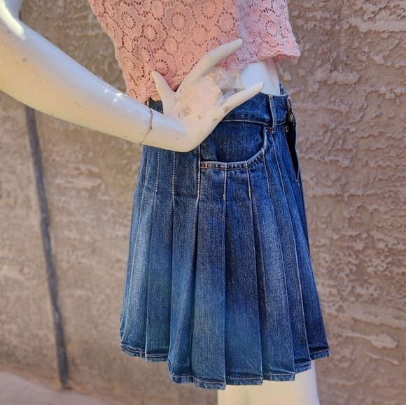 Burberry jean skirt - Picture 8 of 8